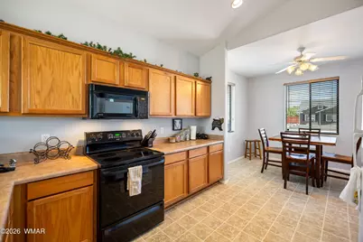 869 S Hunters Run, Show Low, AZ 85901 - Photo 8