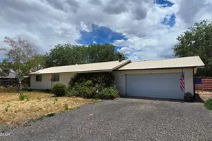 1320 W 5th St, Saint Johns, AZ 85936 - Photo 1