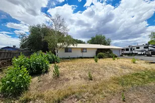 1320 W 5th St, Saint Johns, AZ 85936 - Photo 2