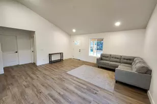 2053 Thousand Pines Dr, Overgaard, AZ 85933 - Photo 6