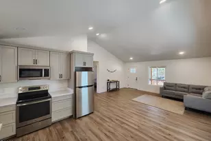2053 Thousand Pines Dr, Overgaard, AZ 85933 - Photo 6