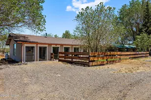 274 E 6th St, Eagar, AZ 85925 - Photo 2