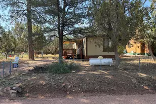 2075 Pinewood Dr, Overgaard, AZ 85933 - Photo 1