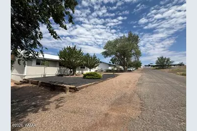 310 N 8th Drive, Saint Johns, AZ 85936 - Photo 2