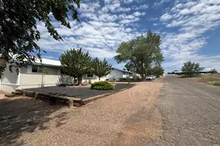 310 N 8th Dr, Saint Johns, AZ 85936 - Photo 2