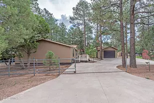 2843 Whispering Winds Dr, Overgaard, AZ 85933 - Photo 2