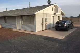304 Cedar Ave, Holbrook, AZ 86025 - Photo 2
