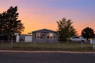 327 Edwardo Ave, Holbrook, AZ 86025 - Photo 2