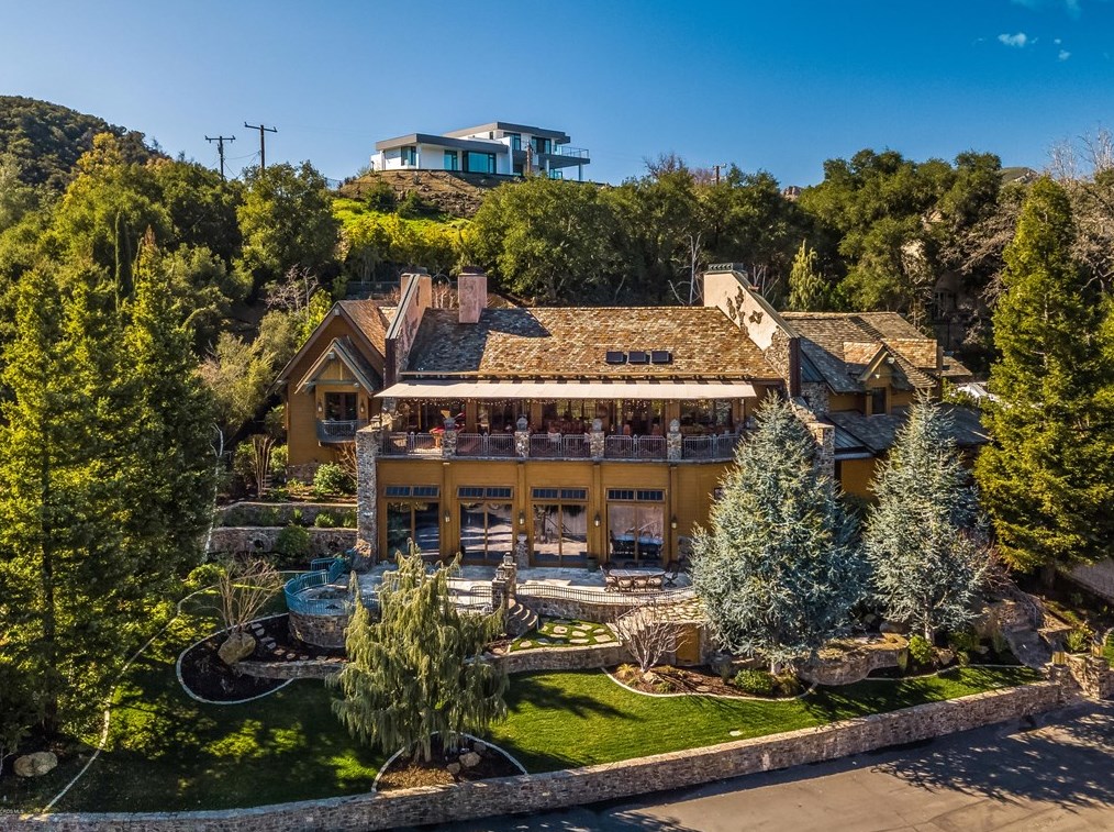 196 Lower Lake Rd, Thousand Oaks, CA 91361-5111