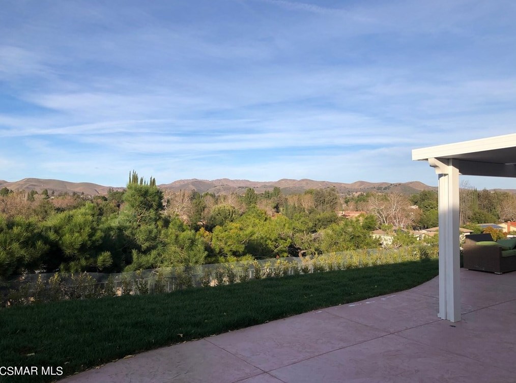 2063 Channelford Rd, Thousand Oaks, CA 91361-3508