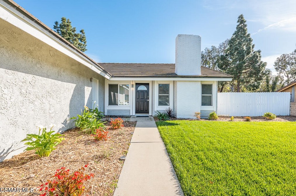 866 Maplewood Ave, Thousand Oaks, CA 91320-5563
