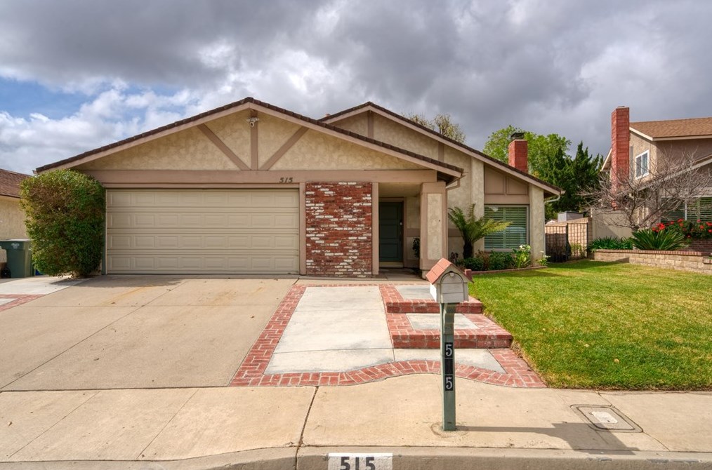 515 Blackhawk Dr, Thousand Oaks, CA 91320-4805