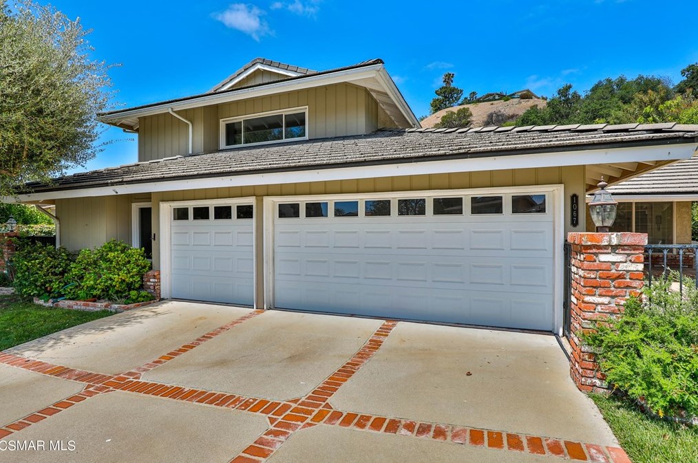 1067 Brookview Ave, Thousand Oaks, CA 91361-1624
