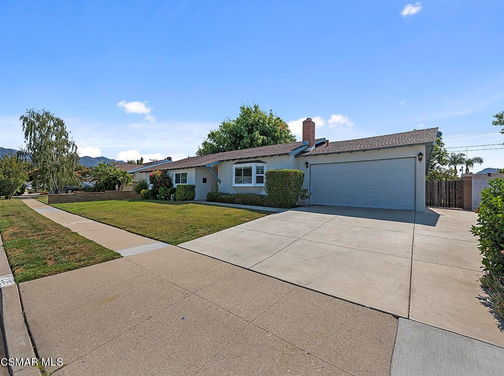 235 Devia Dr, Thousand Oaks, CA 91320-3114