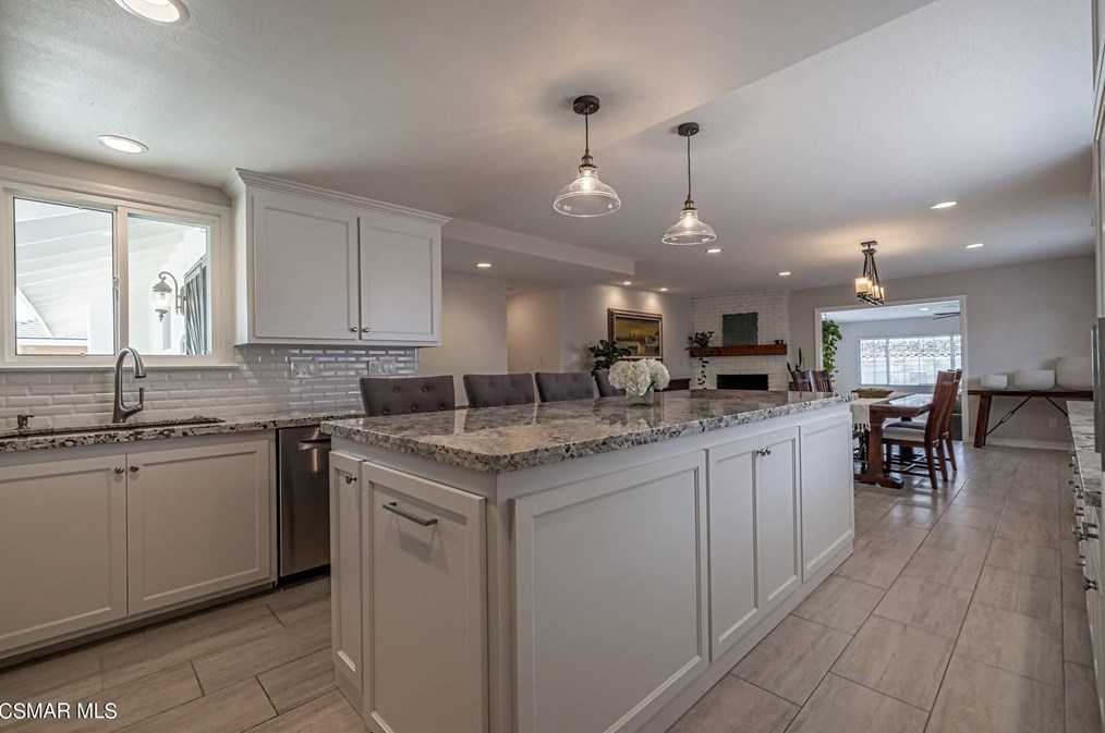 409 Rowland Ave, Camarillo, CA 93010-6346