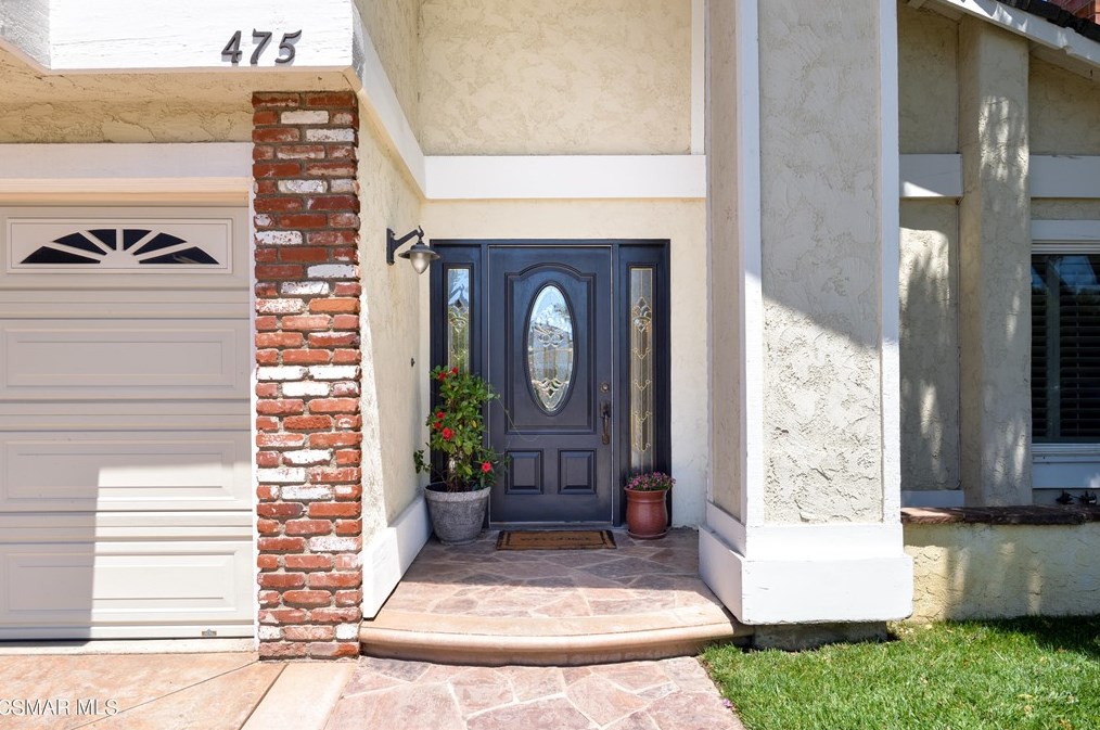 475 Blackhawk Dr, Thousand Oaks, CA 91320-4804