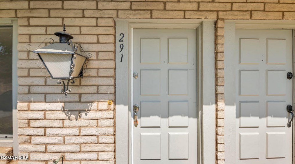 291 Green Moor Pl, Thousand Oaks, CA 91361-1135