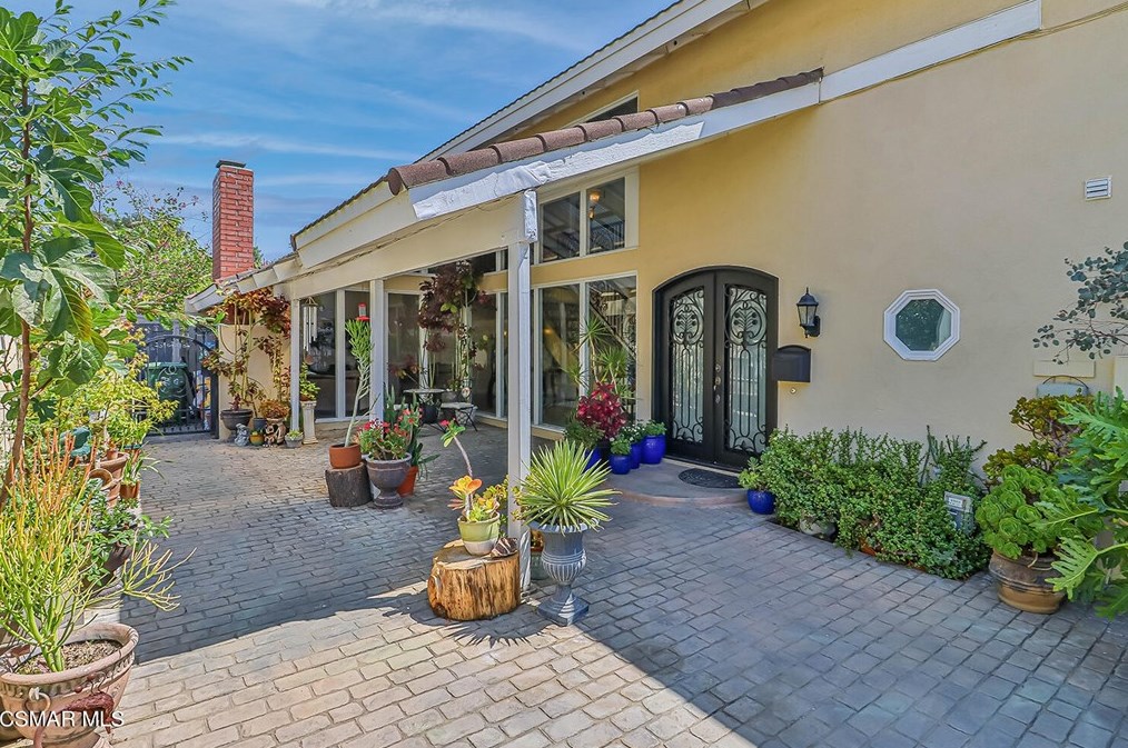 1056 Barrow Ct, Thousand Oaks, CA 91361-1801