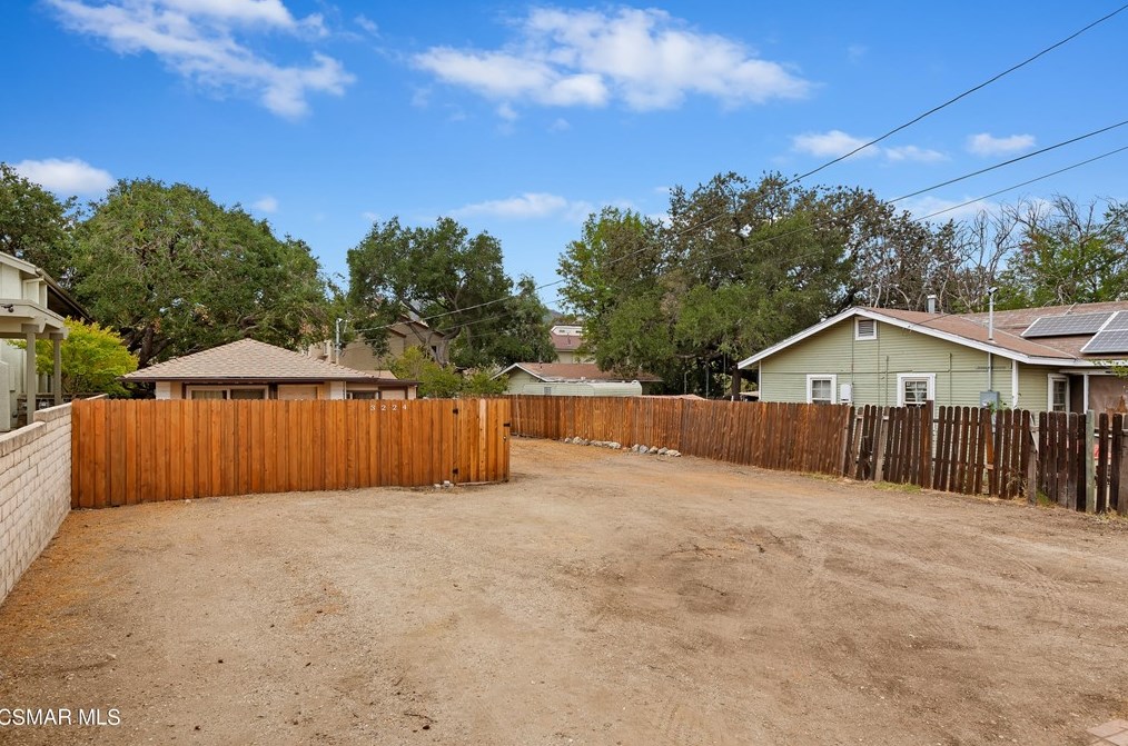3224 Los Robles Rd, Thousand Oaks, CA 91362-3328