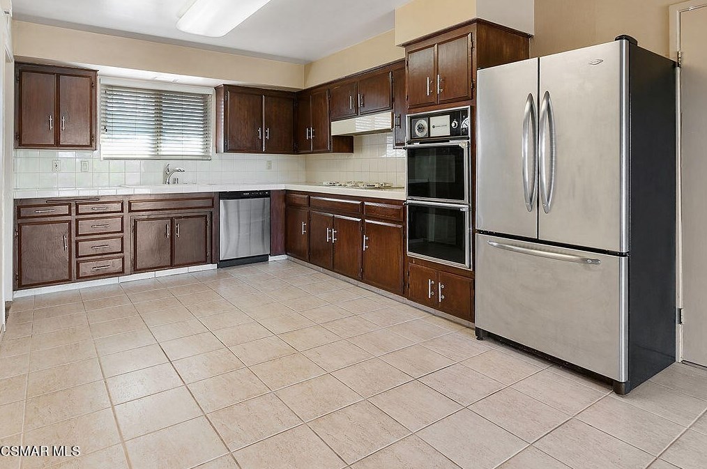 1863 Burleson Ave, Thousand Oaks, CA 91360-3203
