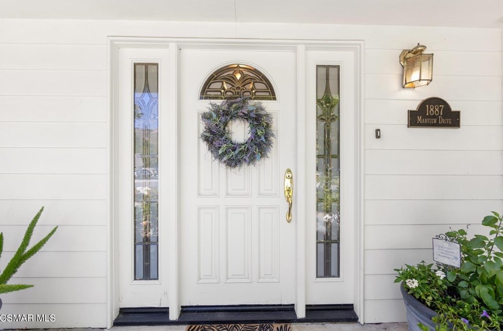 1887 Marview Dr, Thousand Oaks, CA 91362-1847