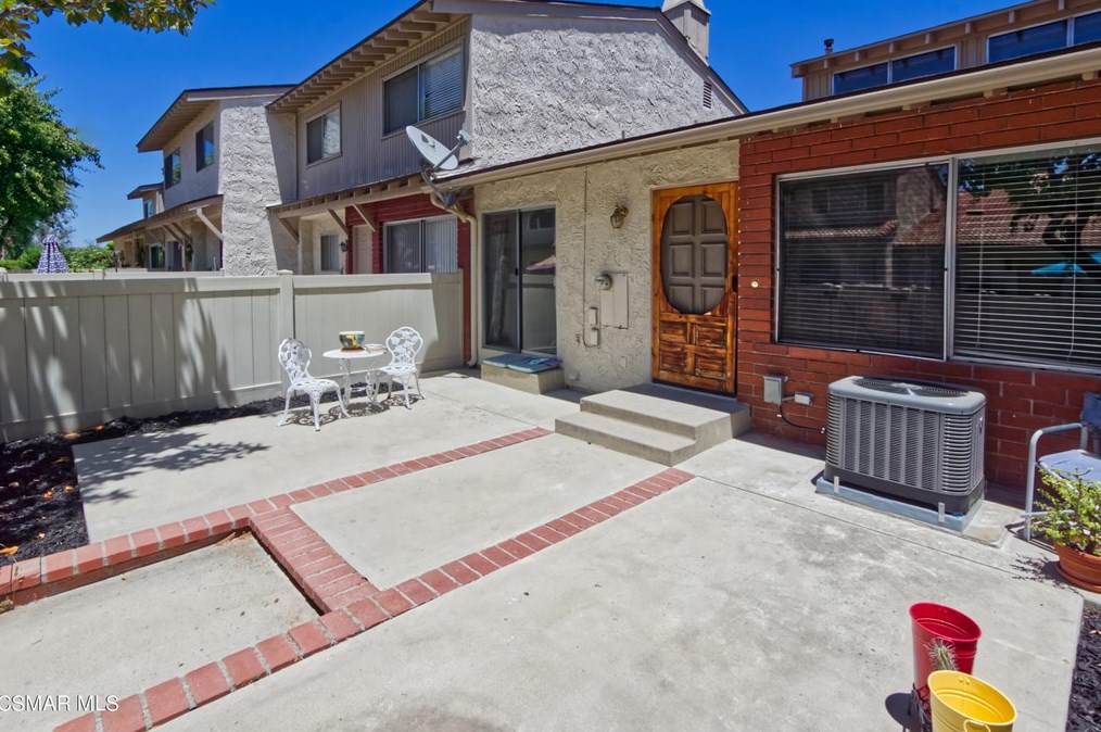 1235 Ramona Dr, Thousand Oaks, CA 91320-3535