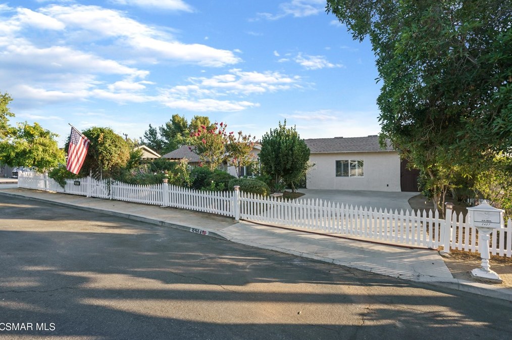 2427 Calle Gladiolo, Thousand Oaks, CA 91360-6625