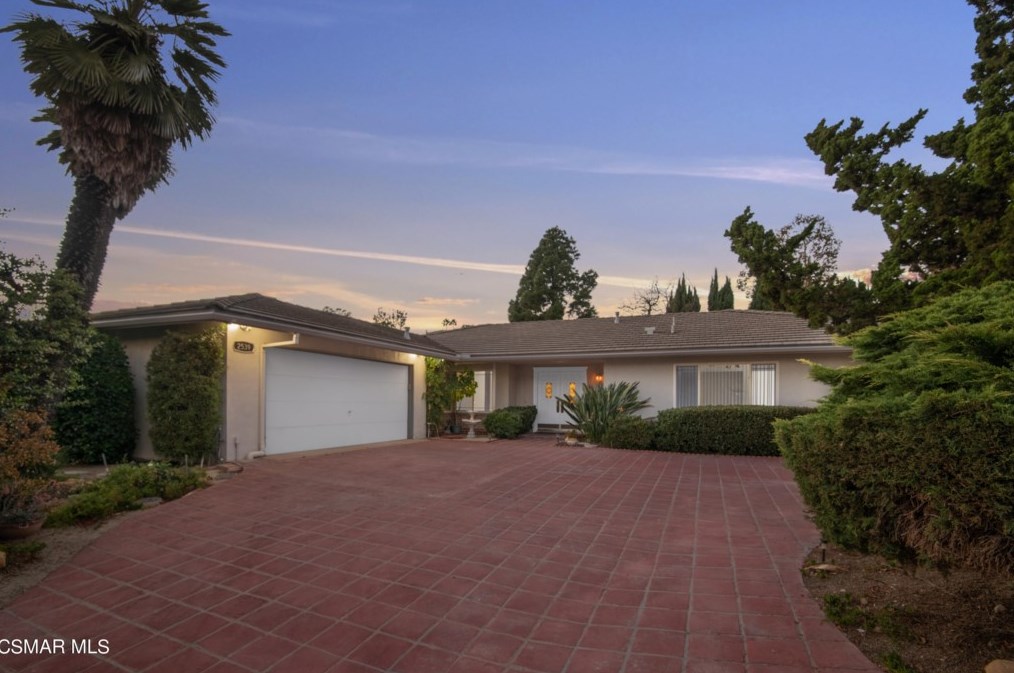 2539 Carpenter St, Thousand Oaks, CA 91362-2006