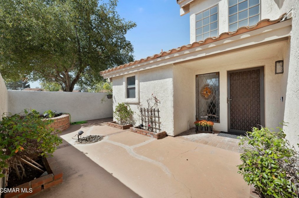 308 Pebble Beach Dr, Thousand Oaks CA  91320-4124 exterior