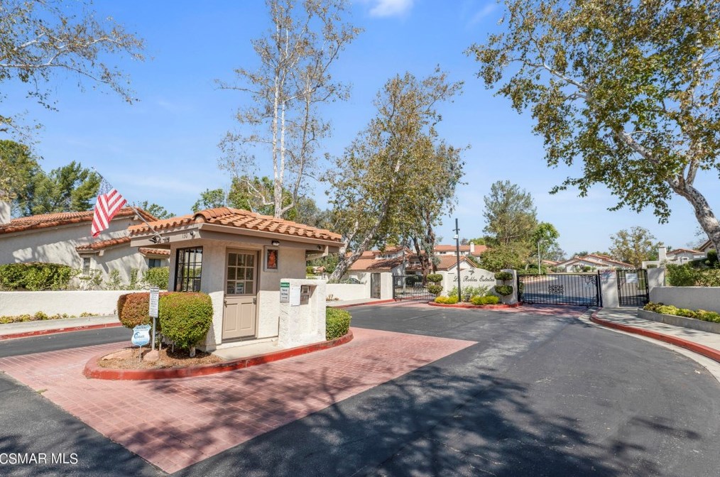308 Pebble Beach Dr, Thousand Oaks CA  91320-4124 exterior
