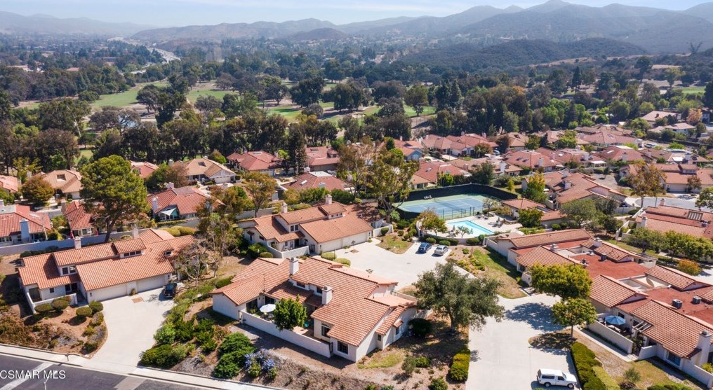 308 Pebble Beach Dr, Thousand Oaks CA  91320-4124 exterior