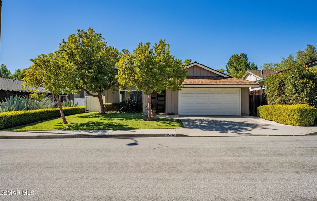 1576 Burning Tree Dr, Thousand Oaks, CA 91362-1308