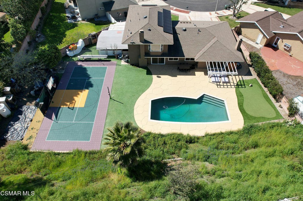 75 Magellan St, Thousand Oaks, CA 91360-2627
