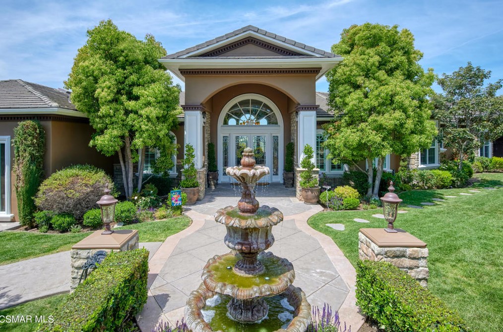 349 Briar Bluff Cir, Thousand Oaks, CA 91360-2734