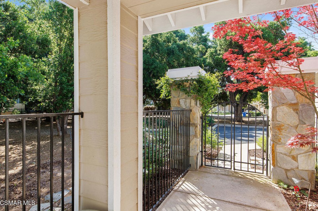 5620 Edgebrook Pl, Thousand Oaks, CA 91362-5471