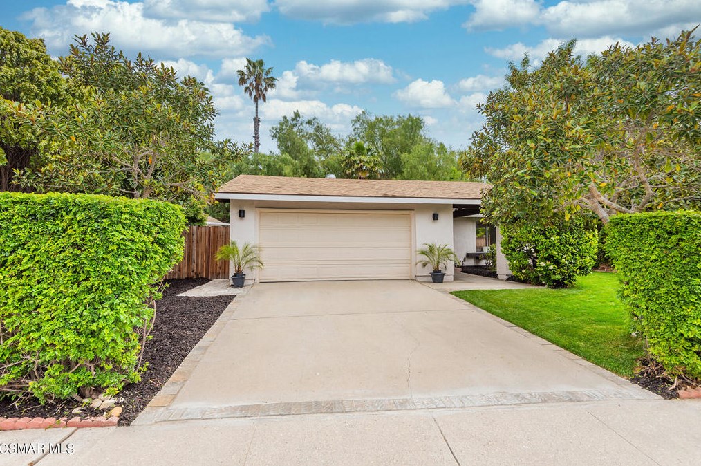 1667 Burning Tree Dr, Thousand Oaks, CA 91362-1311