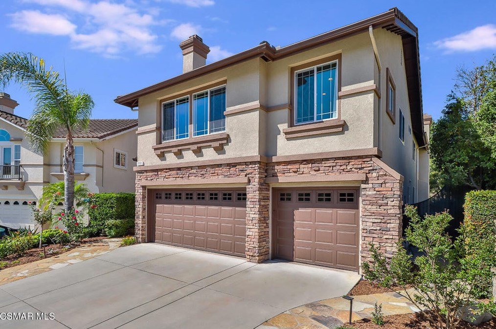 1930 Roadrunner Ave, Thousand Oaks, CA 91320-6568