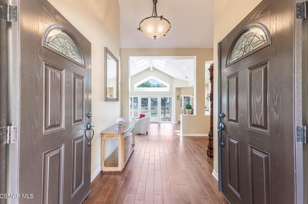 470 Twin Oaks Ct, Thousand Oaks, CA 91362-3166