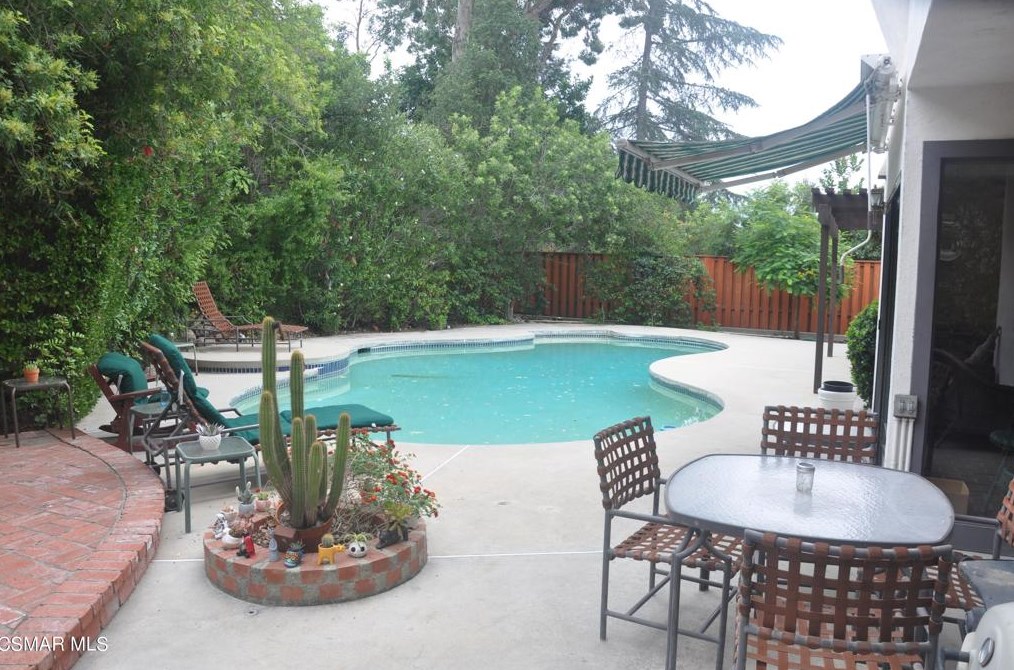 1164 Brookview Ave, Thousand Oaks, CA 91361-1625