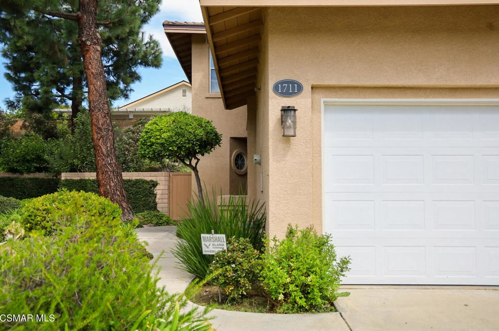 1711 Shady Brook Dr, Thousand Oaks, CA 91362-1371