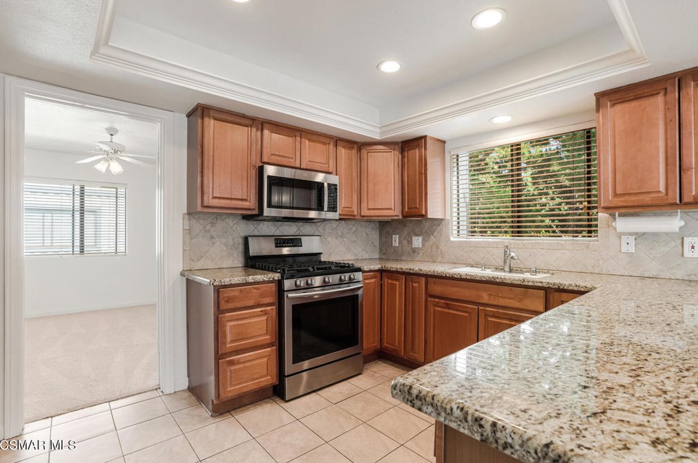 2050 Los Feliz Dr, Thousand Oaks, CA 91362-3018