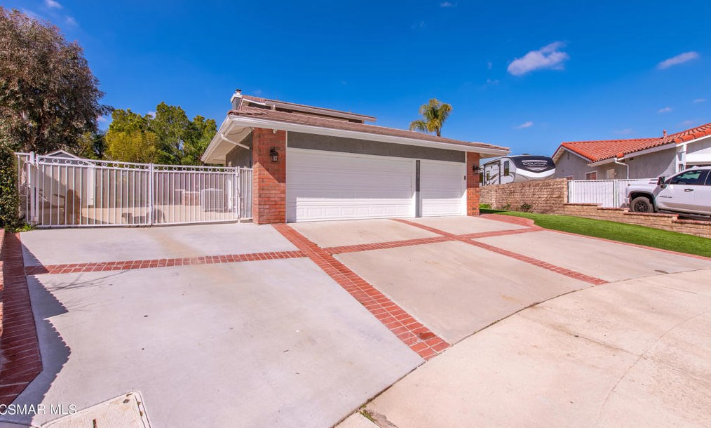 3117 Sky Ct, Simi Valley, CA 93063-1095
