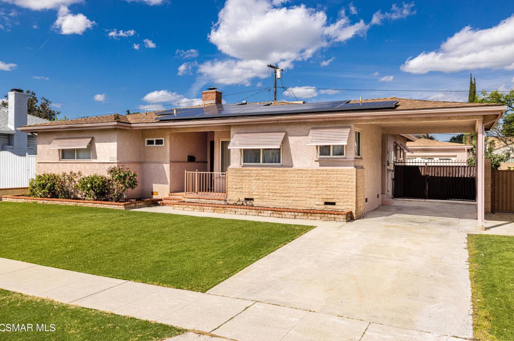 19557 Gilmore St, Los Angeles, CA 91335-5719