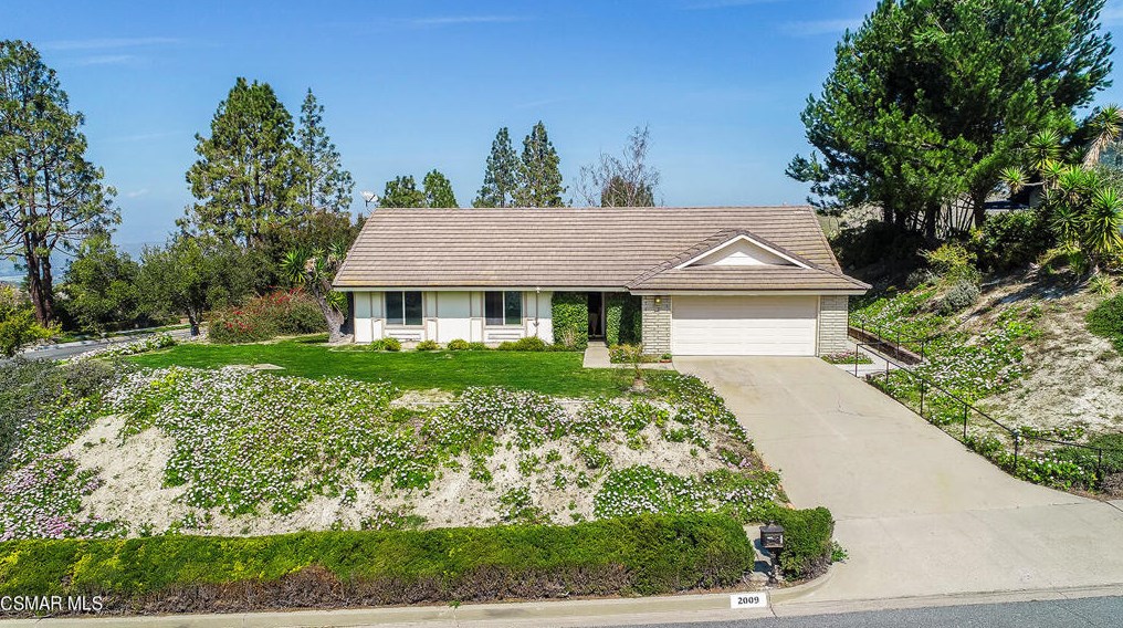 2009 Mccrea Rd, Thousand Oaks, CA 91362-1115