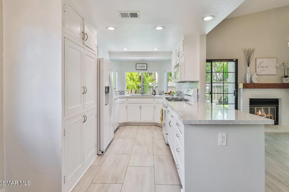 88 Herringbone Ct, Thousand Oaks CA  91320-3849 exterior