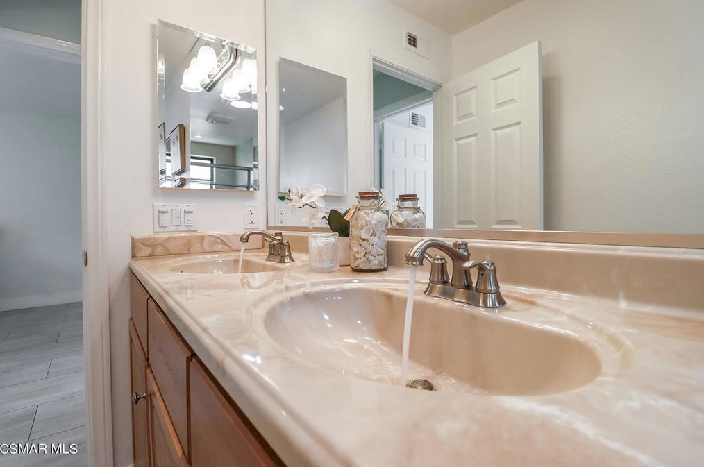 88 Herringbone Ct, Thousand Oaks CA  91320-3849 exterior