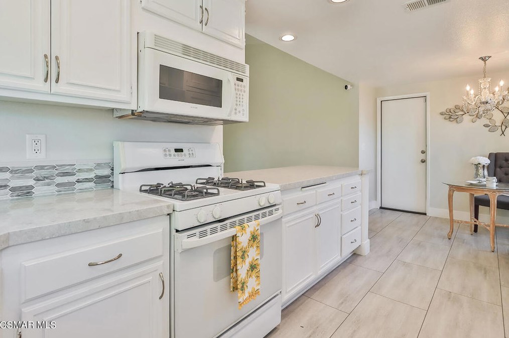 88 Herringbone Ct, Thousand Oaks CA  91320-3849 exterior
