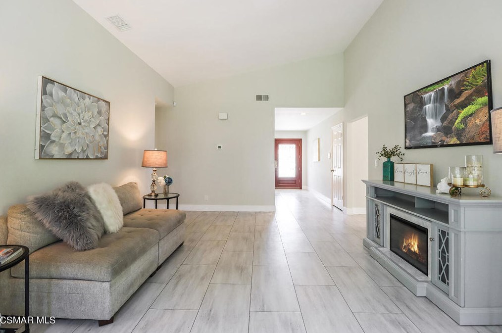 88 Herringbone Ct, Thousand Oaks CA  91320-3849 exterior