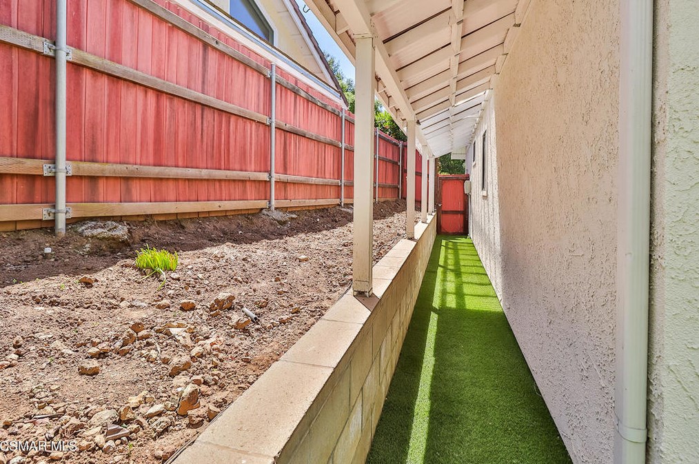 88 Herringbone Ct, Thousand Oaks CA  91320-3849 exterior