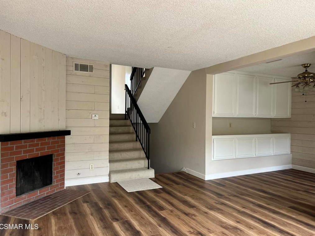 1295 Ramona Dr, Thousand Oaks, CA 91320-3547